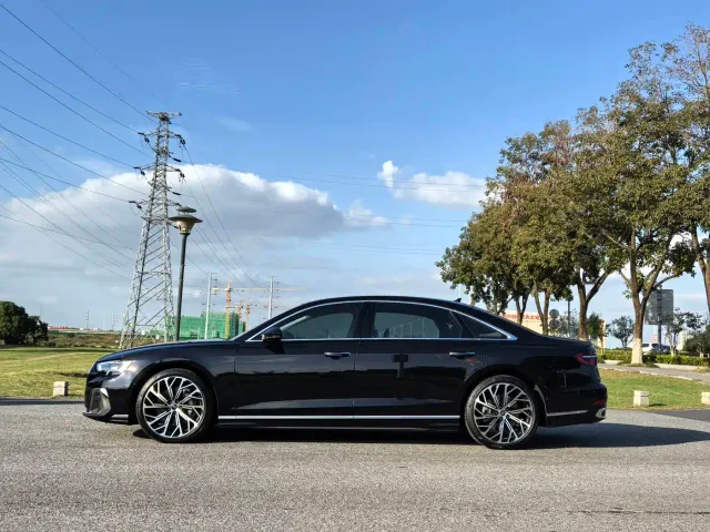 Audi A8 — Фото автомобиля 17