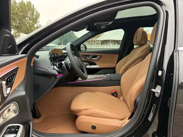 Mercedes-Benz E-Class — Фото автомобиля 6