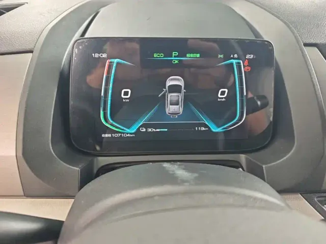 BYD Yuan Pro — Фото автомобиля 11