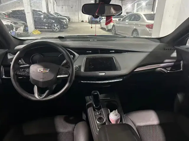 Cadillac XT4 — Фото автомобиля 6