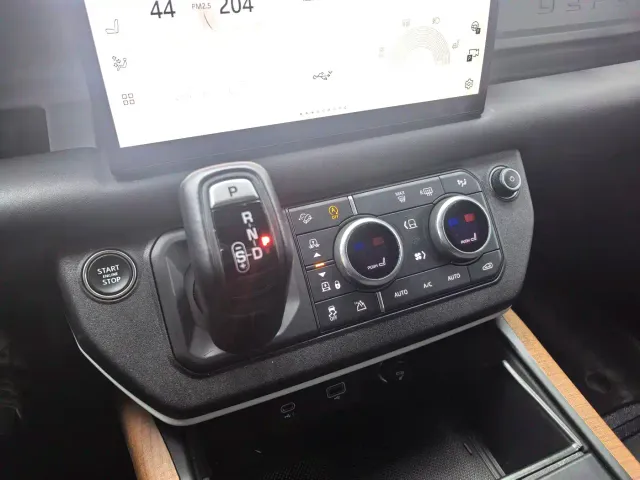 Land Rover Defender — Фото автомобиля 13