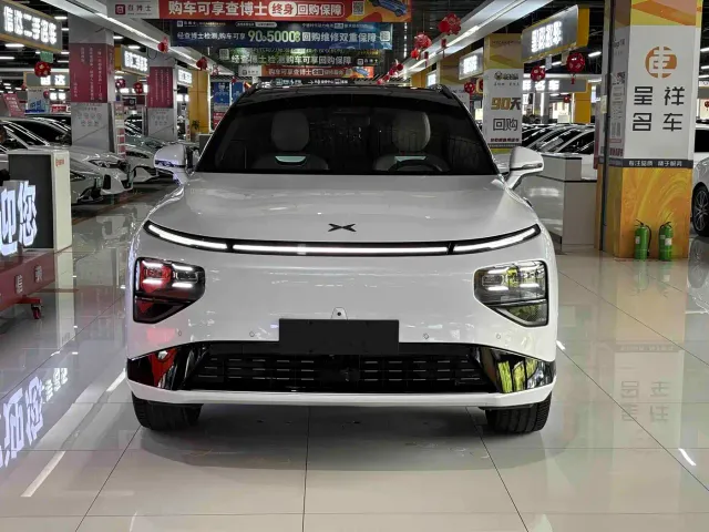 Xpeng G9 — Фото автомобиля 2