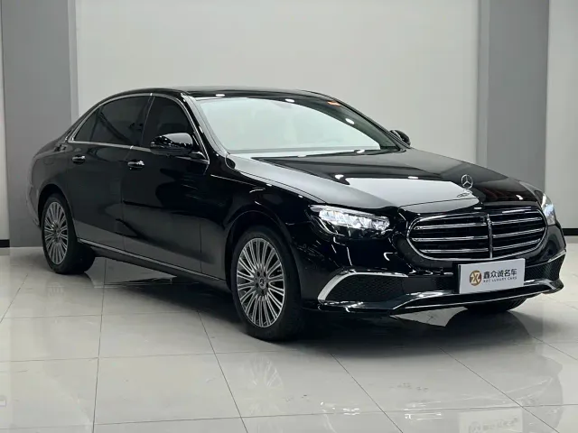 Mercedes-Benz E-Class — Фото автомобиля 2