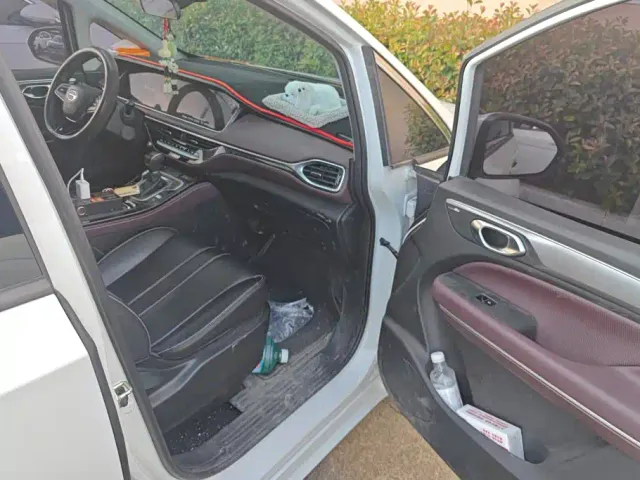 GAC Trumpchi M6 — Фото автомобиля 8