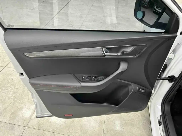 Skoda Karoq — Фото автомобиля 15