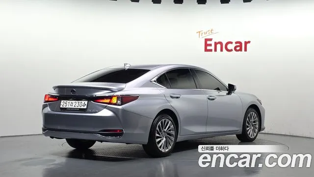 Lexus ES 7th Gen — Фото автомобиля 2