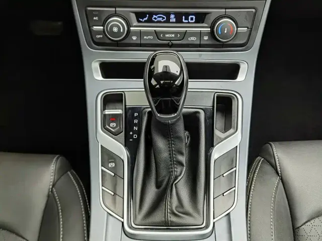 Geely Emgrand — Фото автомобиля 13