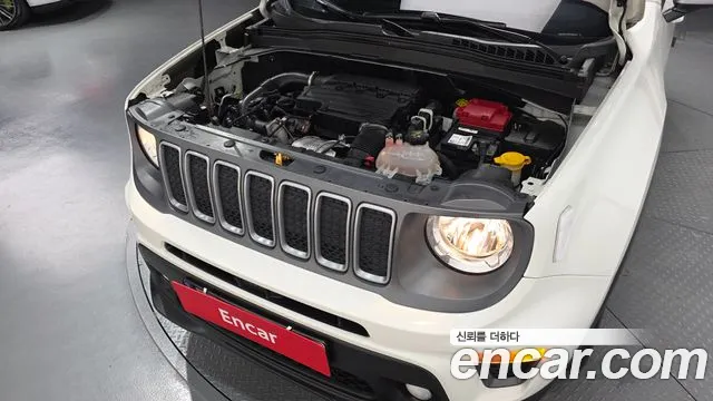 Jeep Renegade — Фото автомобиля 6