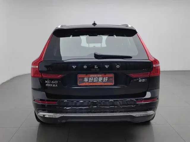 Volvo XC60 — Фото автомобиля 4