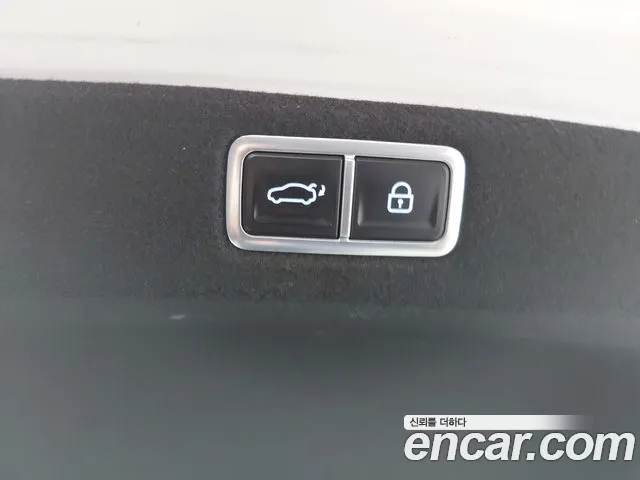 Hyundai Grandeur Grandeur (GN7) 2.5 Бензин 2WD — Фото автомобиля 16