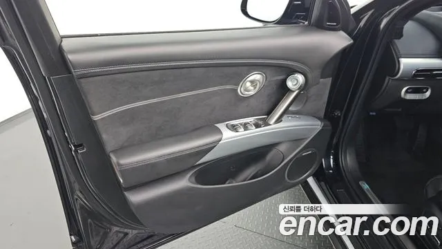 Genesis GV60 — Фото автомобиля 23