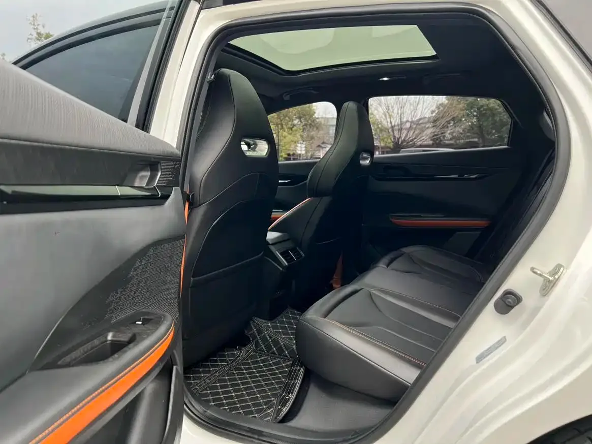 Changan Changan UNI-V 2023 1.5T Luxury Edition — Фото автомобиля 5