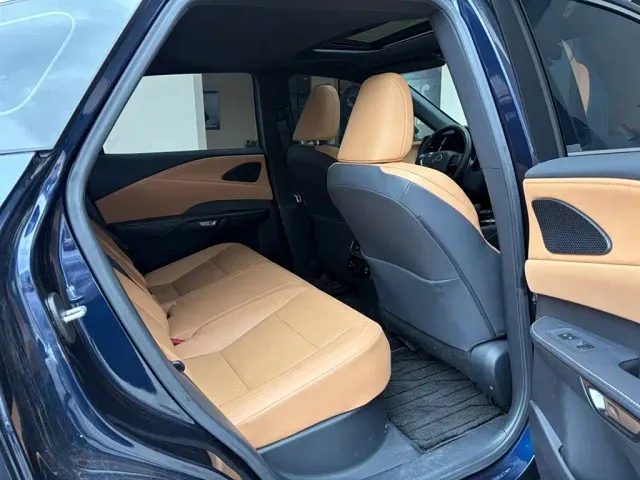 Lexus RX — Фото автомобиля 9
