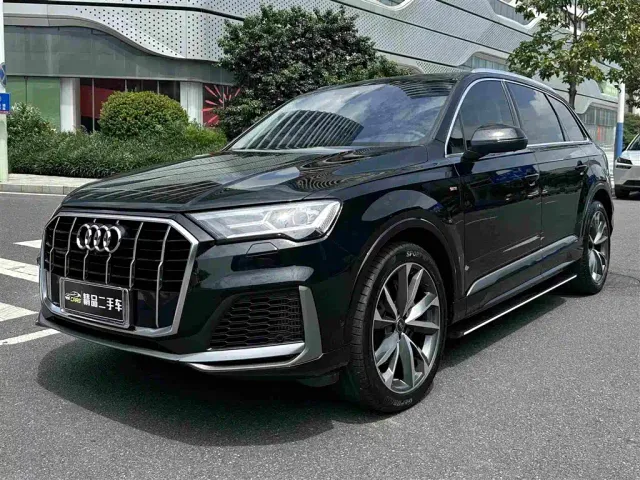 Фотография автомобиля — Audi Q7