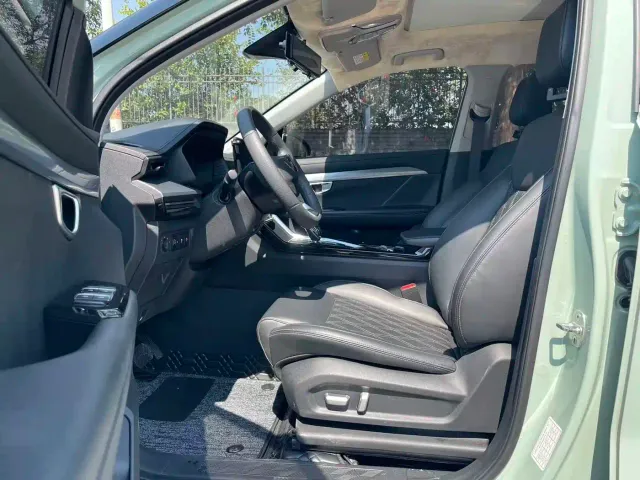 Wuling Asta — Фото автомобиля 4