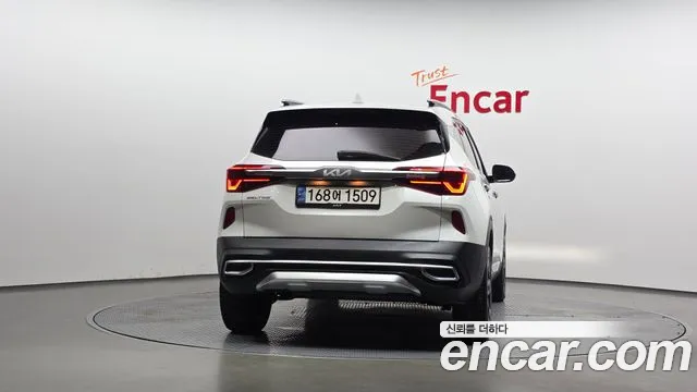 Kia Seltos — Фото автомобиля 4
