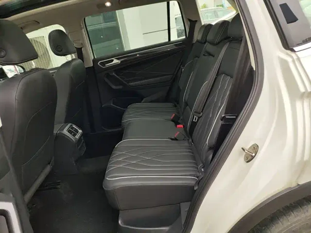Volkswagen Tiguan L — Фото автомобиля 16