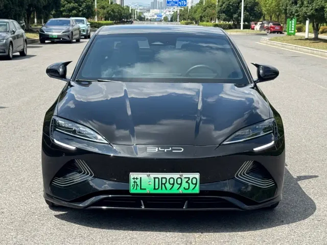 BYD Seal — Фото автомобиля 2