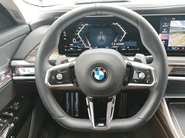 BMW 7 Series — Фото автомобиля 9