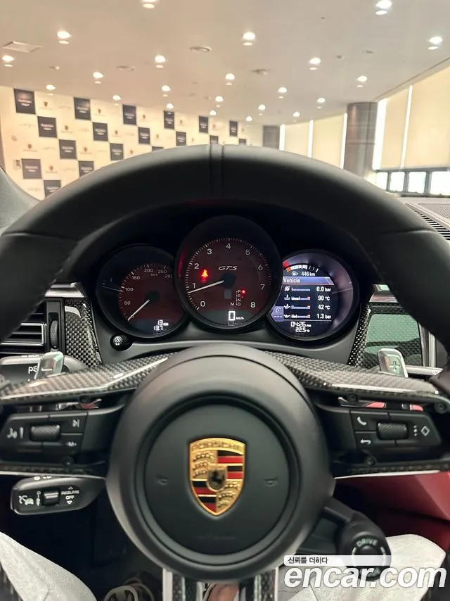 Porsche Macan — Фото автомобиля 4