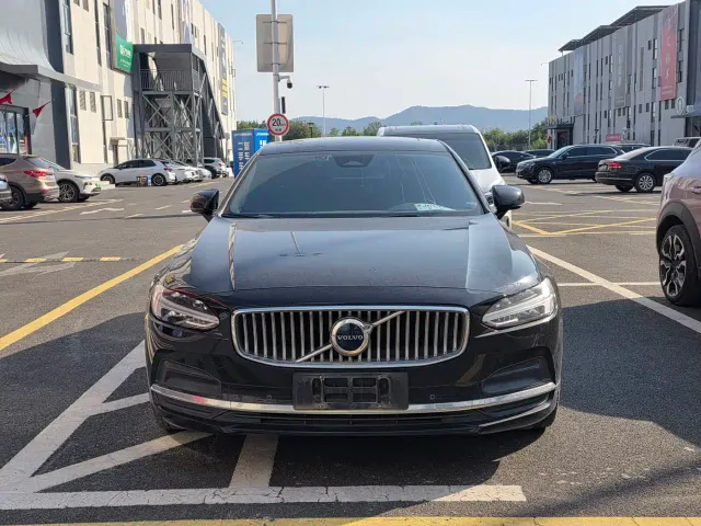 Volvo S90 — Фото автомобиля 2