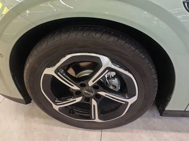 BYD Seal 06 GT — Фото автомобиля 22