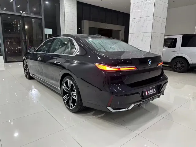 BMW 7 Series — Фото автомобиля 4