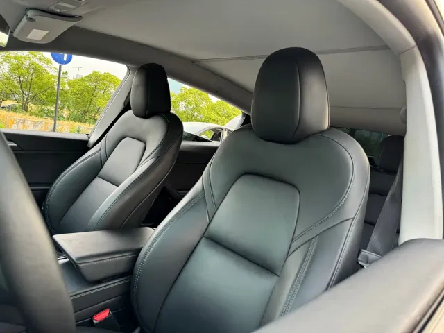 Tesla Model Y — Фото автомобиля 14