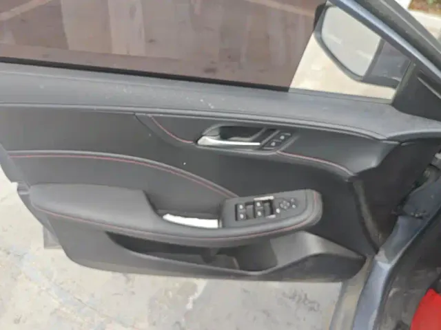 Roewe i5 — Фото автомобиля 7