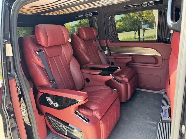 Mercedes-Benz V-Class — Фото автомобиля 16