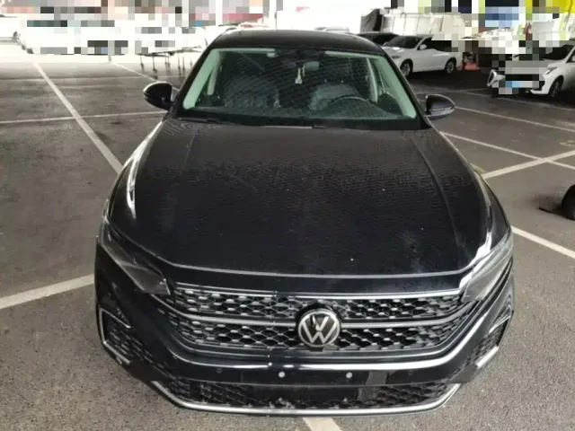 Volkswagen Passat — Фото автомобиля 2