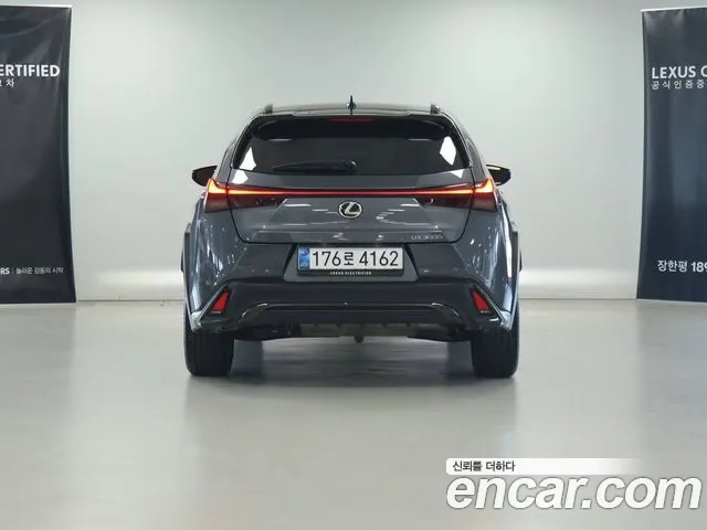 Lexus UX — Фото автомобиля 4