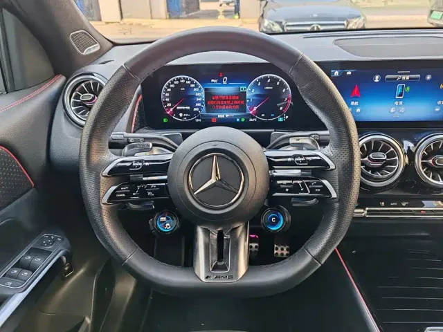 Mercedes-Benz GLB AMG — Фото автомобиля 14