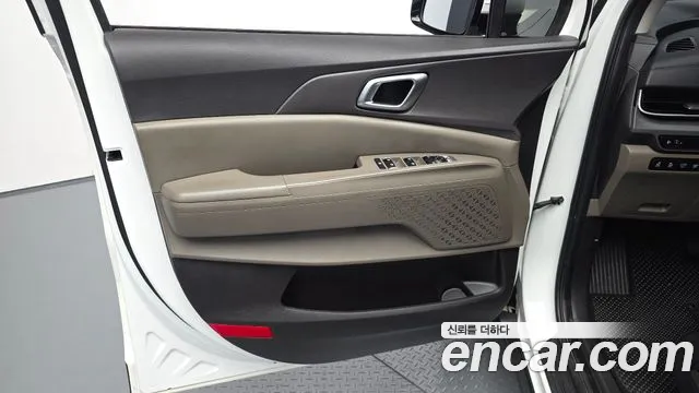 Kia Carnival — Фото автомобиля 14