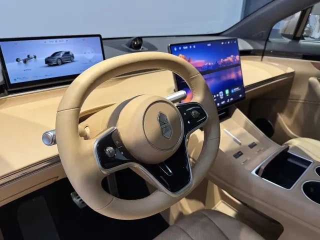 Luxeed R7 — Фото автомобиля 6