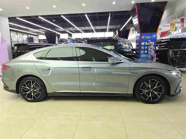 BYD Han — Фото автомобиля 13