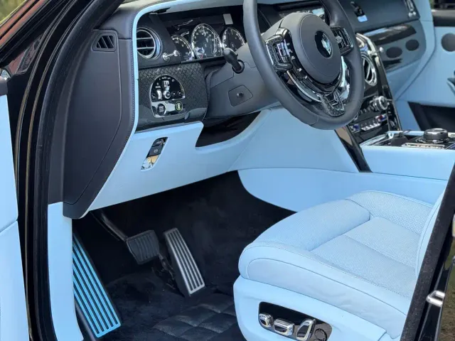 Rolls-Royce Cullinan — Фото автомобиля 3