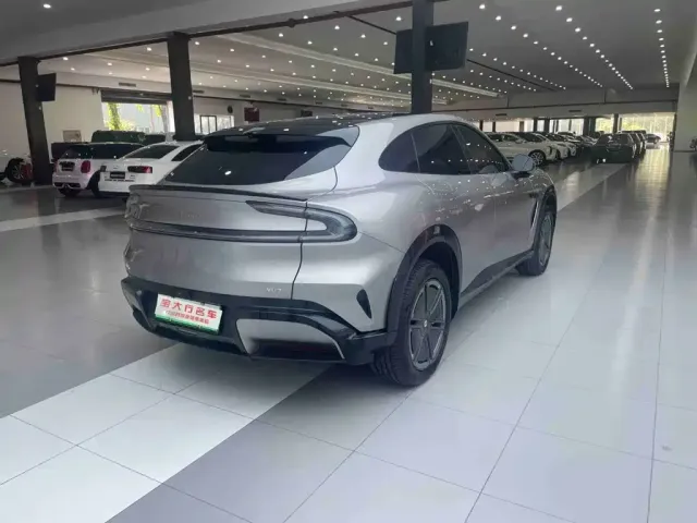 Xiaomi Auto Xiaomi YU7 2025 Extended Range AWD Pro — Фото автомобиля 4