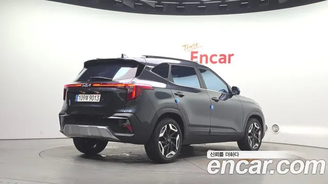 Kia Seltos Новый Seltos Бензин 1.6 турбо 2WD — Фото автомобиля 2