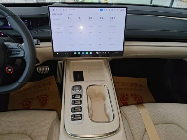 Xiaomi SU7 — Фото автомобиля 12