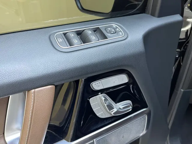 Mercedes-Benz G-Class — Фото автомобиля 16