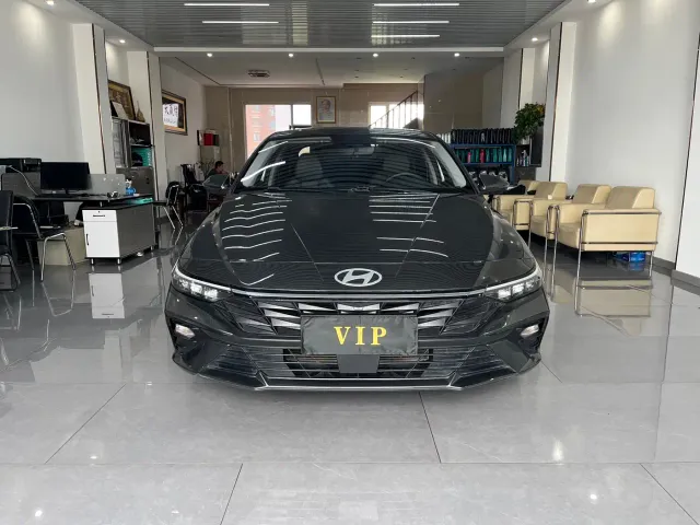 Hyundai Elantra — Фото автомобиля 2