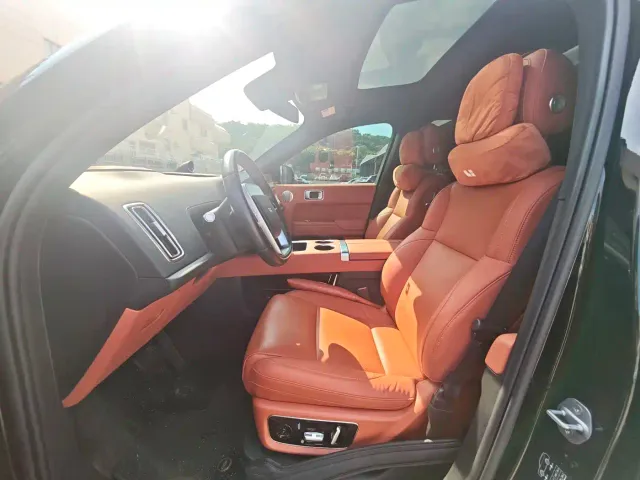 Li Auto L9 — Фото автомобиля 5