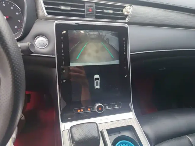 Roewe RX5 — Фото автомобиля 12