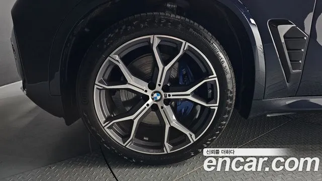 BMW X5 xDrive 40i M Sport — Фото автомобиля 5