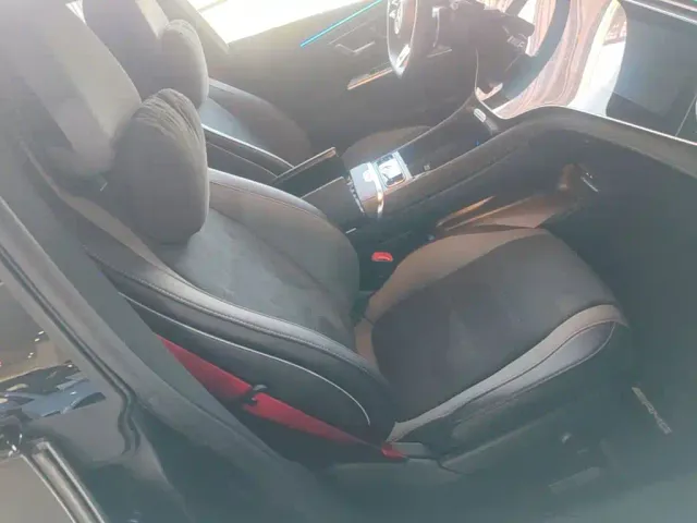 Mercedes-Benz EQE AMG — Фото автомобиля 19