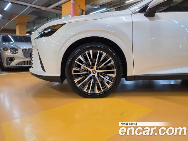 Lexus RX RX450h+ 5th Gen — Фото автомобиля 5