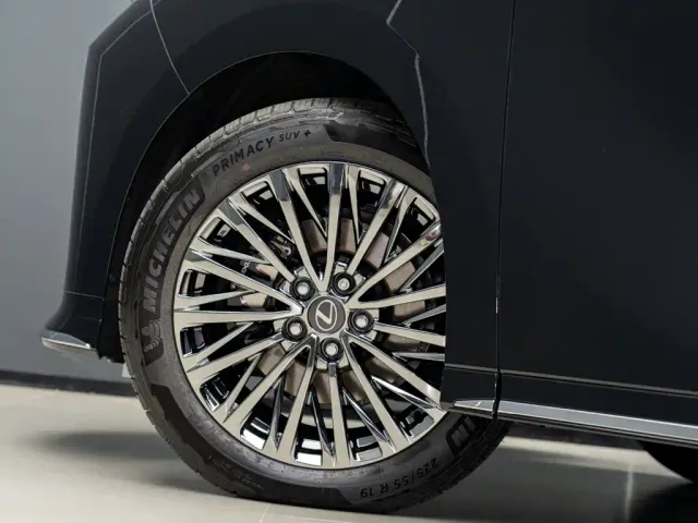 Lexus LM — Фото автомобиля 6