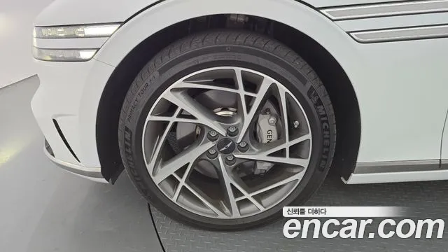 Genesis G90 RS4 — Фото автомобиля 5