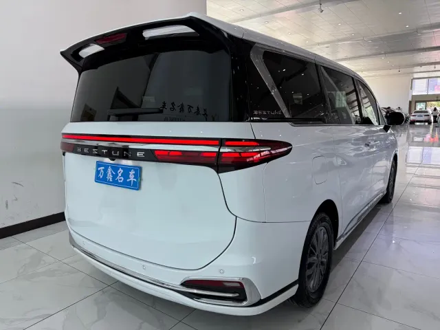Bestune Besturn M9 — Фото автомобиля 20